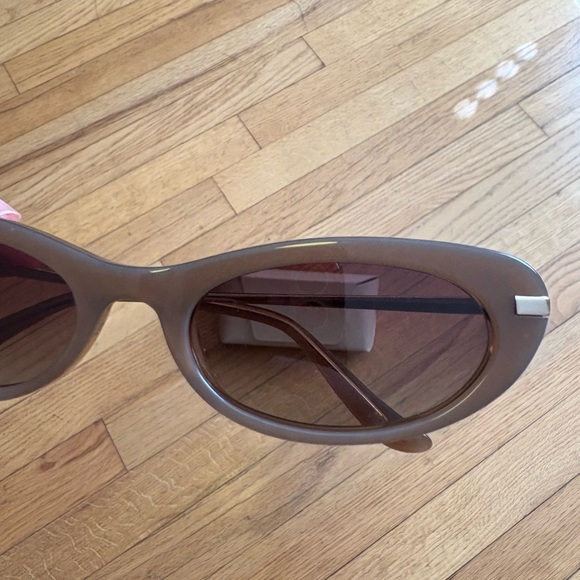 Banbé The Rae Sunglasses - Picture 6 of 6